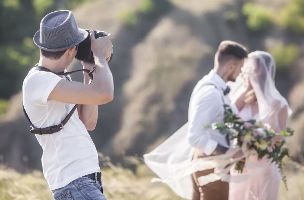 Couple demands N5 million damages from photographer for delivering blurry wedding pictures for N120,000