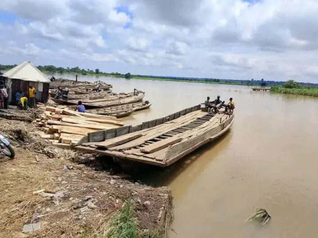 Six Die As Boat Carrying 70 Mourners Capsizes In Benue
